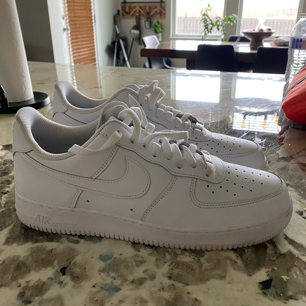 Like new mens NIKE AirForce 1 (AF1)